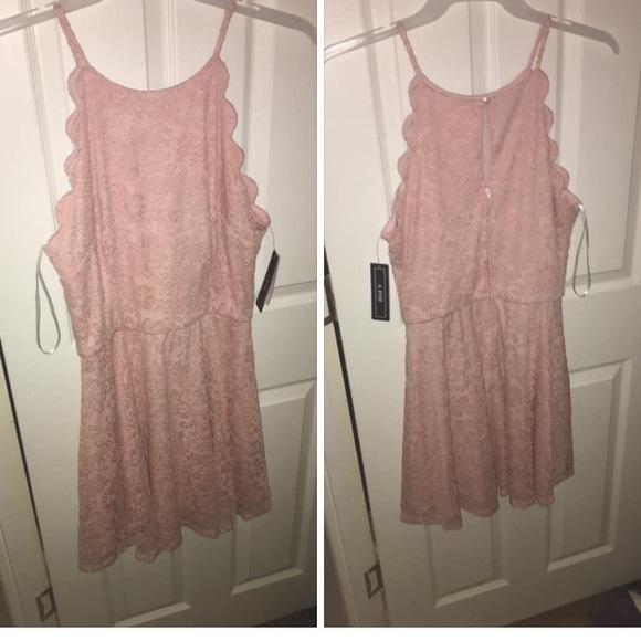 A. Byer Dresses & Skirts - A. Byers Junior Halter Scallop Lace Dress XL